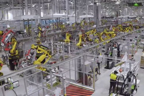 驚了 特斯拉上海工廠數百機器人在工作